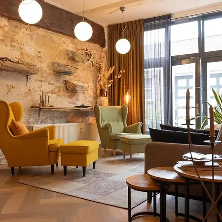 Passage - Spacious In Quiet Historic Part Of